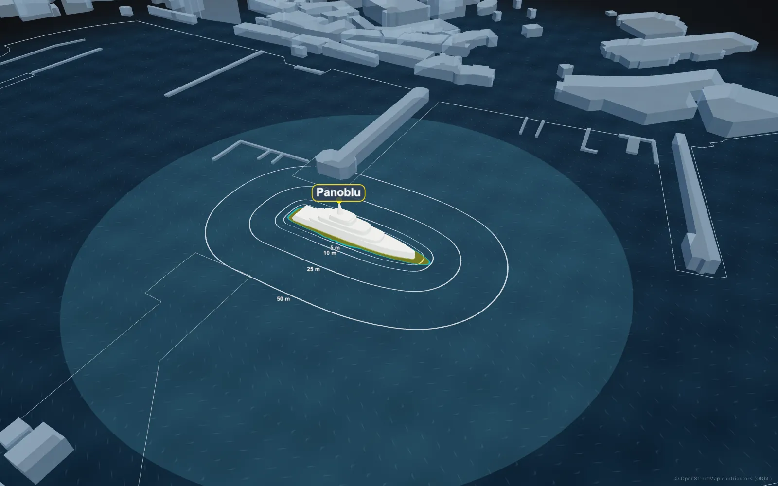 The same overhead view with Panoblu on: the black blind zone is gone and the whole harbour is visible again. Only a thin cyan-and-yellow ring hugs the hull, inside white distance rings labelled 5, 10, 25 and 50 metres, with the Panoblu marker at the masthead.